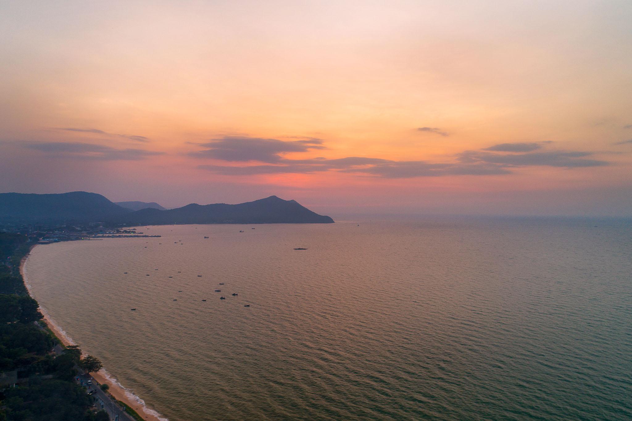Cross Pattaya Oceanphere Na Chom Thian Exterior photo